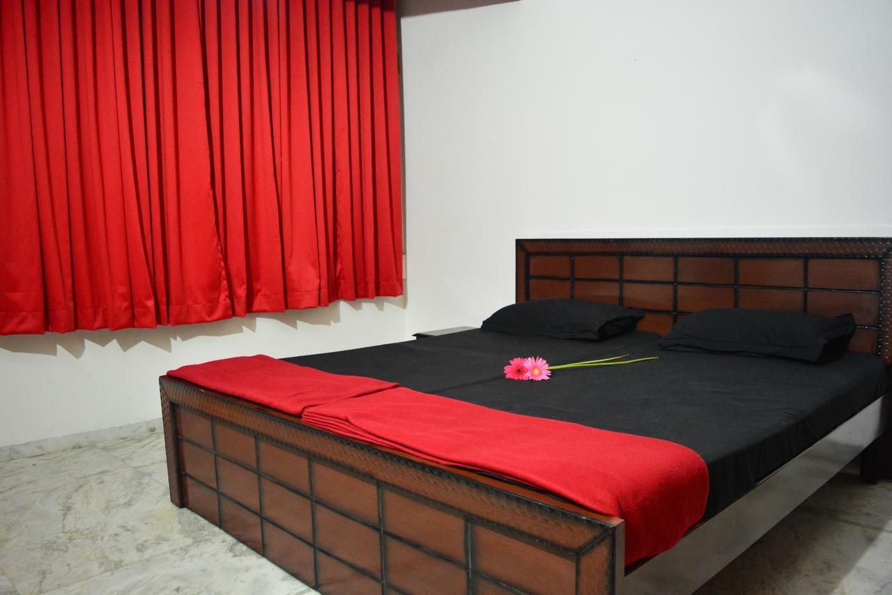 Social Rehab Downtown Hostel Bangalore Exterior photo